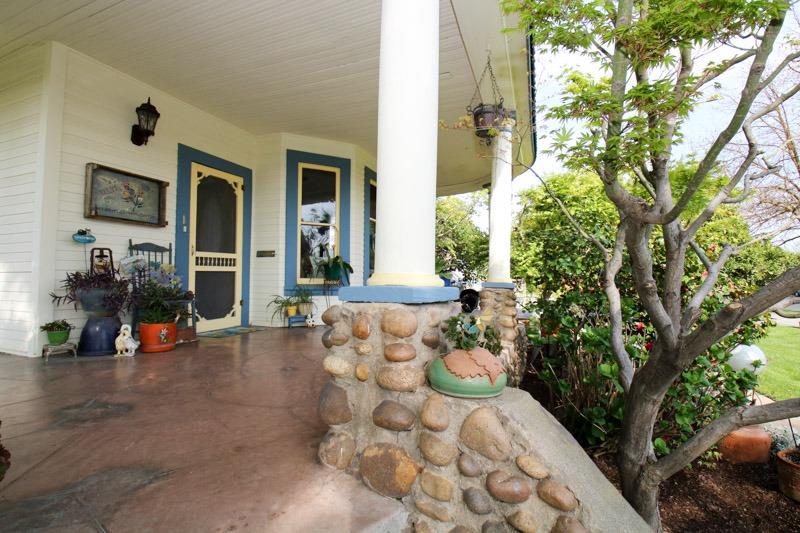 857 E Street Reedley, CA 93654 - Photo 9 of 77