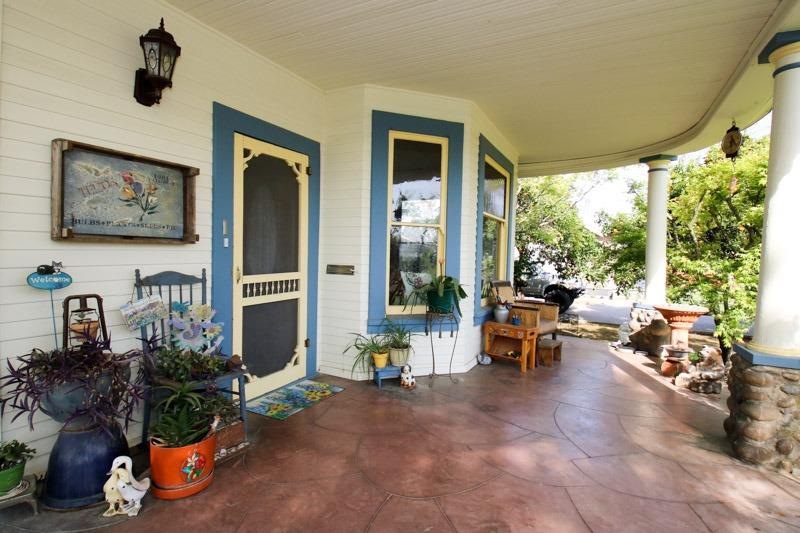 857 E Street Reedley, CA 93654 - Photo 10 of 77