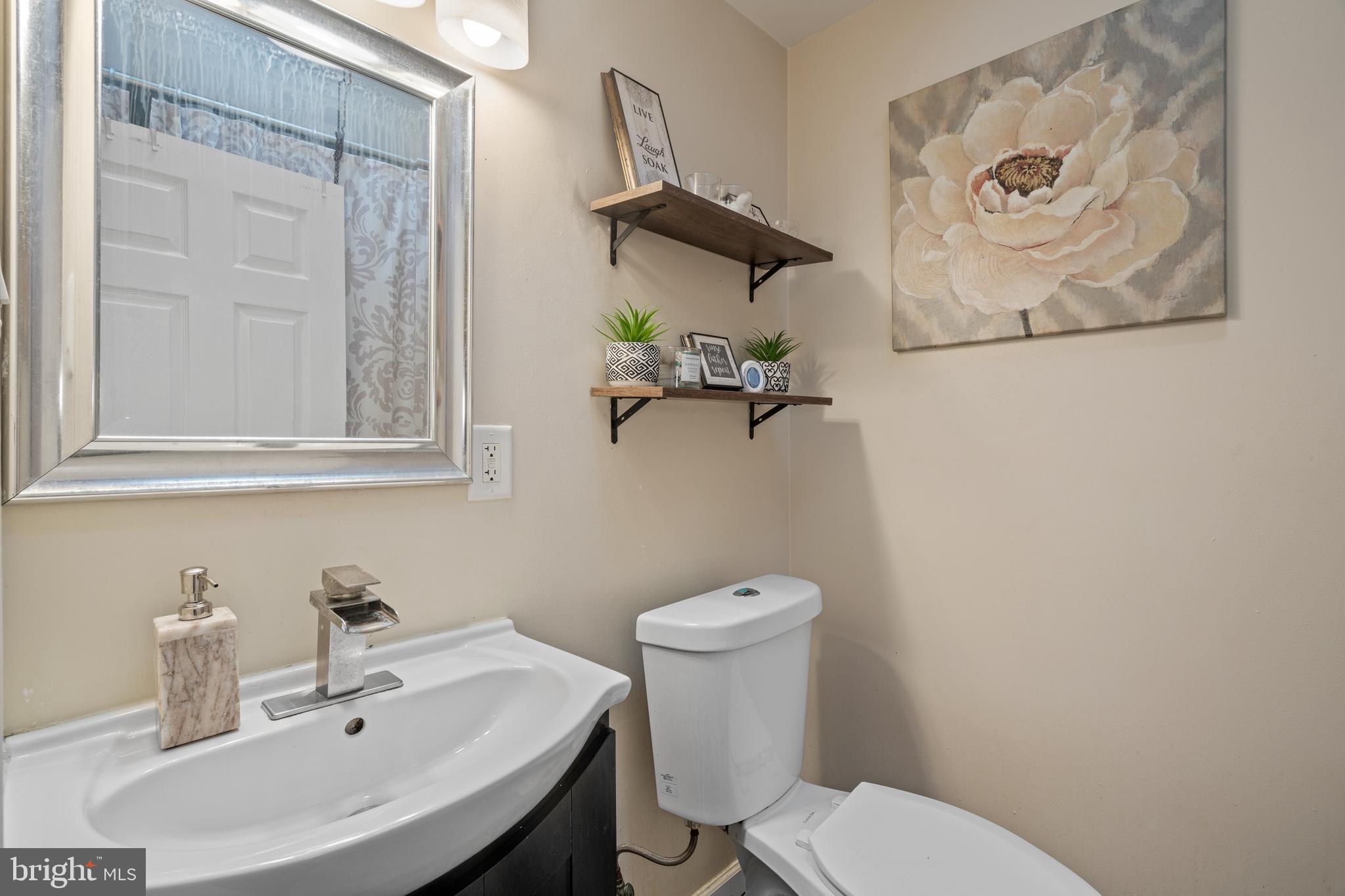 1813 Ashurst Road Philadelphia, PA 19151 - Photo 12 of 25 Gallery Image 12