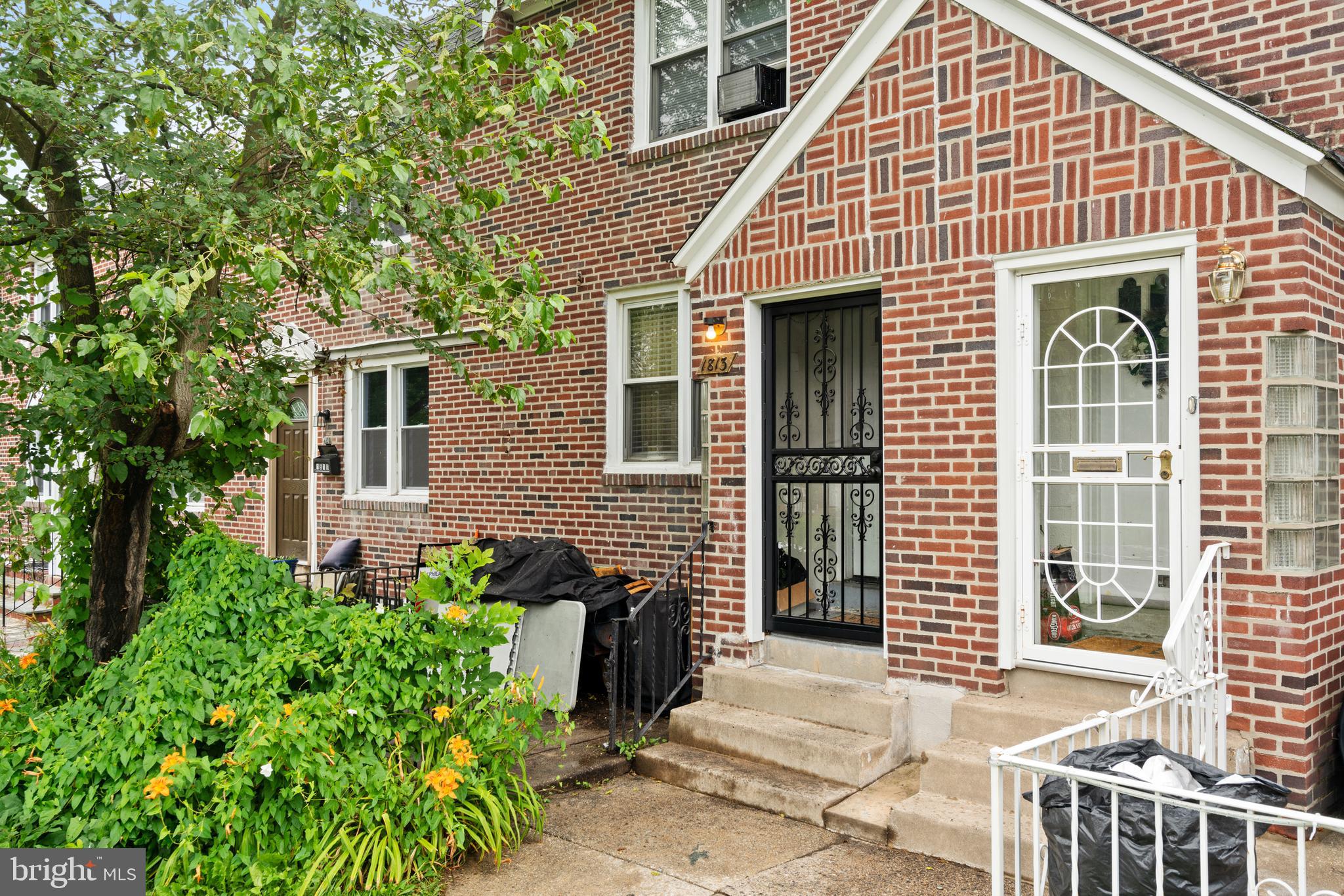 1813 Ashurst Road Philadelphia, PA 19151 - Photo 2 of 25 Gallery Image 2