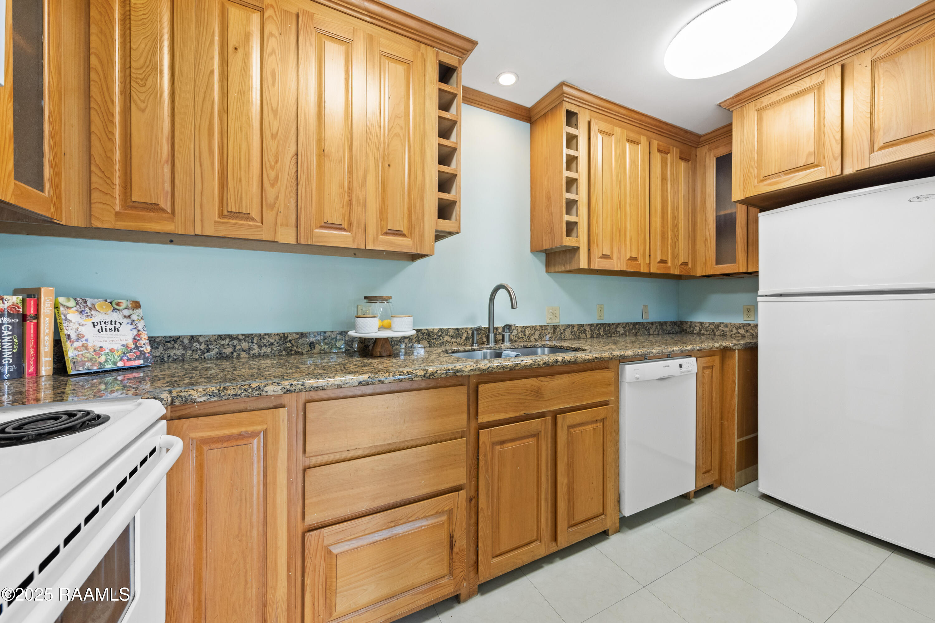 1008 South College Road, Unit 205 Lafayette, LA 70503 - Photo 14 of 24 1008SCollege205-27