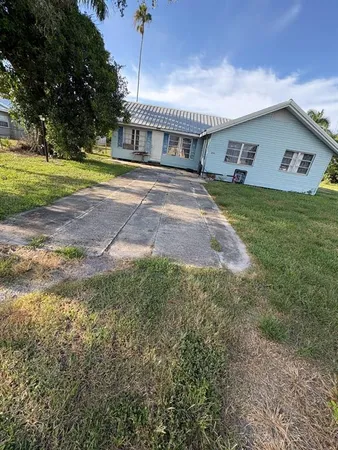 $215,000 | 1295 Hookers Point Road, Clewiston, FL 33440