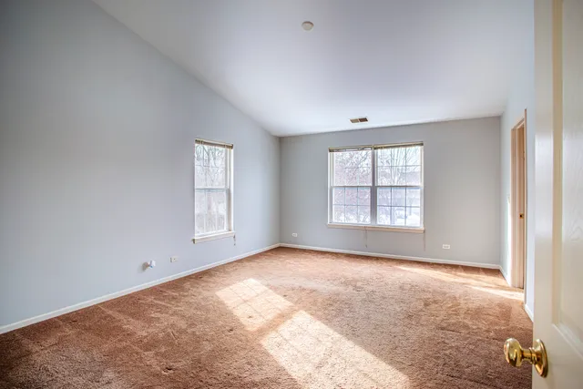 $349,000 | 860 Amelia Court, Grayslake, IL 60030