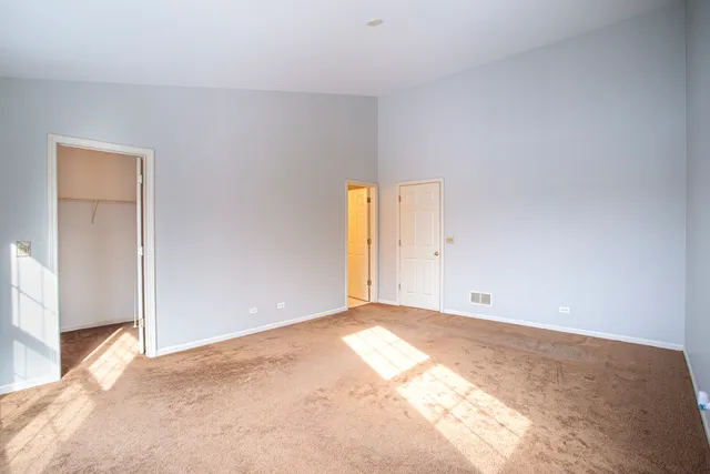 $349,000 | 860 Amelia Court, Grayslake, IL 60030