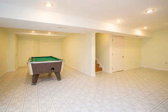 $349,000 | 860 Amelia Court, Grayslake, IL 60030