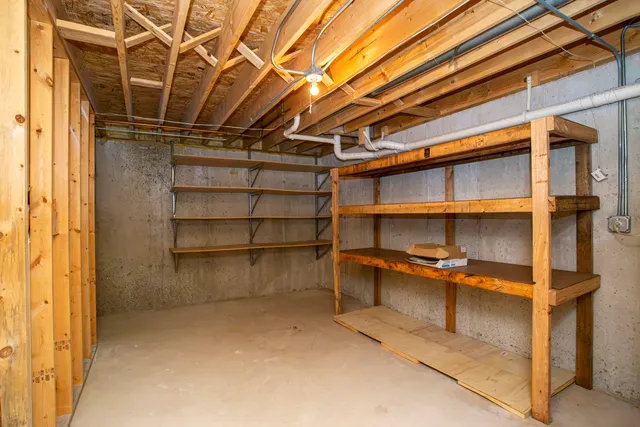 $349,000 | 860 Amelia Court, Grayslake, IL 60030