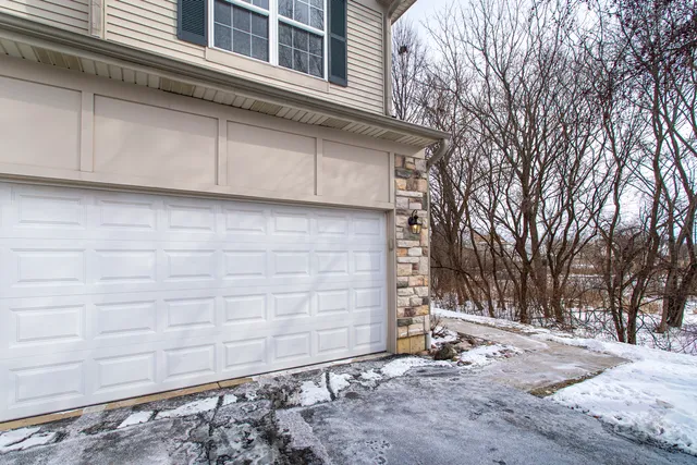 $349,000 | 860 Amelia Court, Grayslake, IL 60030