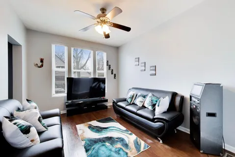 $249,000 | 7524 South Ellis Avenue, Chicago, IL 60619