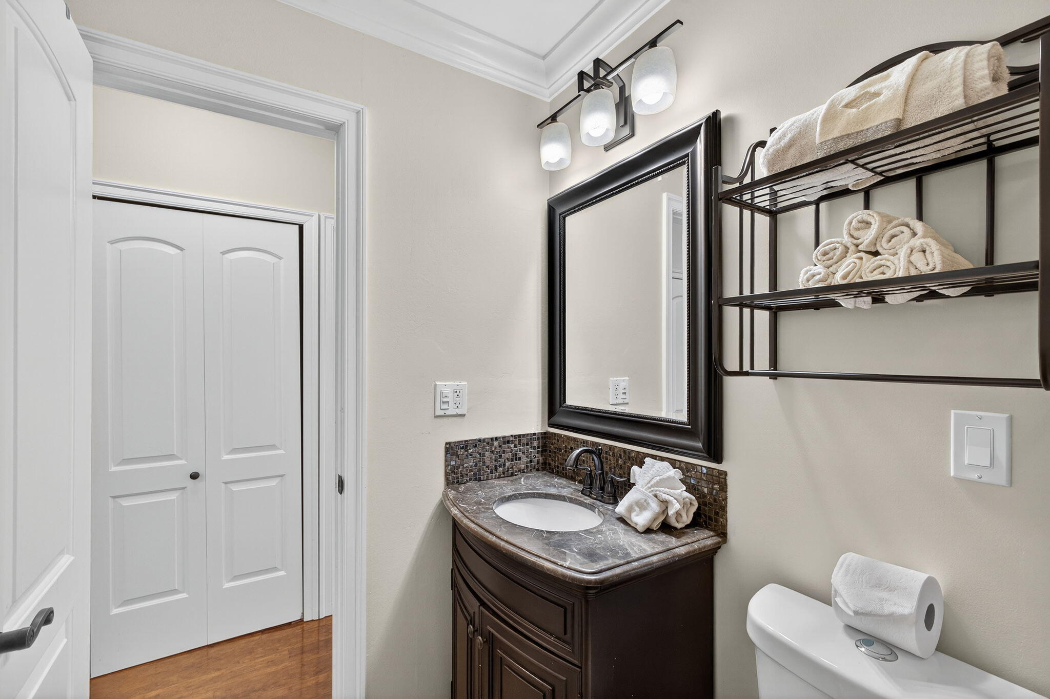 6485 Chasewood Drive, Unit G Jupiter, FL 33458 - Photo 28 of 38 2nd Bath