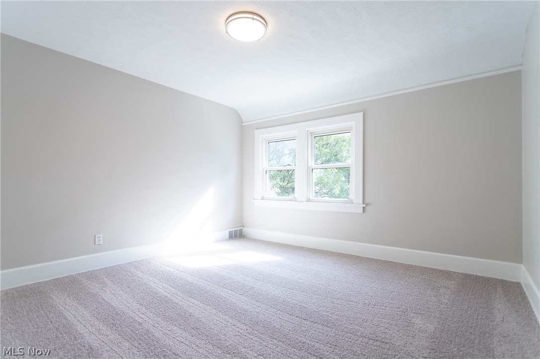 3961 Elmwood Road Cleveland Heights, OH 44121 - Photo 16 of 35