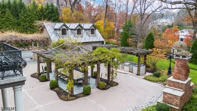 $3,695,000 | 9 Beechtree Lane, Essex Fells, NJ 07021