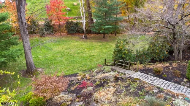 $3,695,000 | 9 Beechtree Lane, Essex Fells, NJ 07021