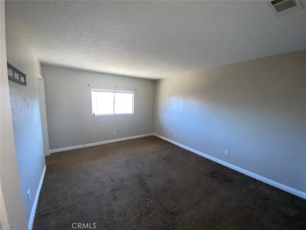 $1,795 | 21061 Nisqually Road, Unit C, Apple Valley, CA 92308