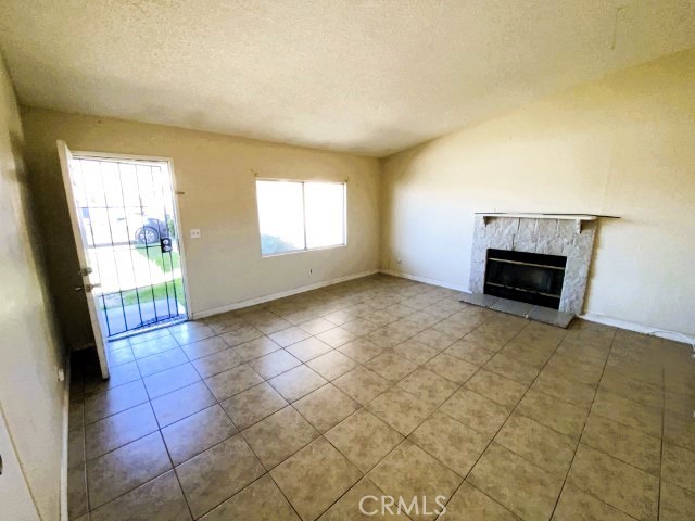 21061 Nisqually Road Apple Valley, CA 92308 - Photo 2 of 16