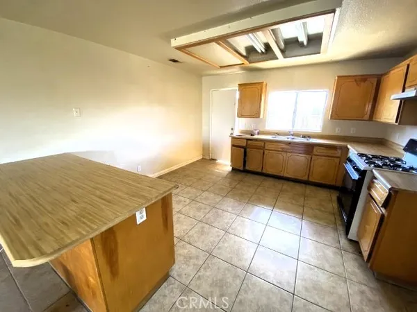 $1,795 | 21061 Nisqually Road, Apple Valley, CA 92308