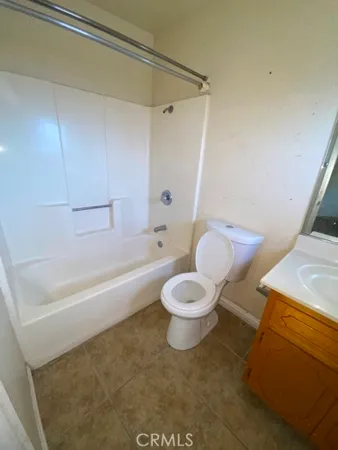 $1,795 | 21061 Nisqually Road, Apple Valley, CA 92308