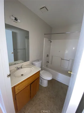 $1,795 | 21061 Nisqually Road, Unit C, Apple Valley, CA 92308