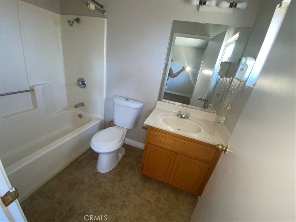 21061 Nisqually Road, Unit C Apple Valley, CA 92308 - Photo 10 of 18