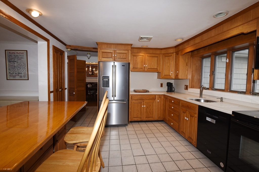 99 Louise Road Braintree, MA 02184 - Photo 7 of 39