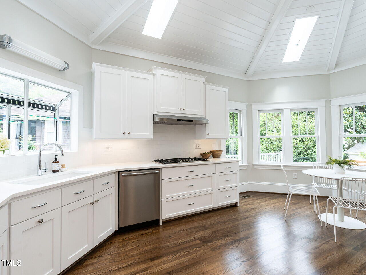 200 West Whitaker Mill Road Raleigh, NC 27608 - Photo 9 of 35 011-1280x960-kitchen