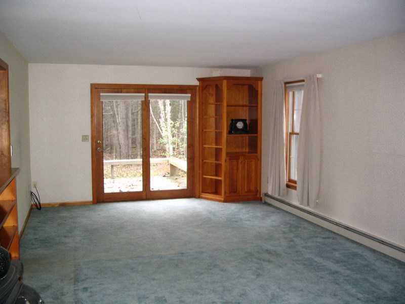 83 Woodridge Road Brewer, ME 04412 - Photo 12 of 34 Living Room.