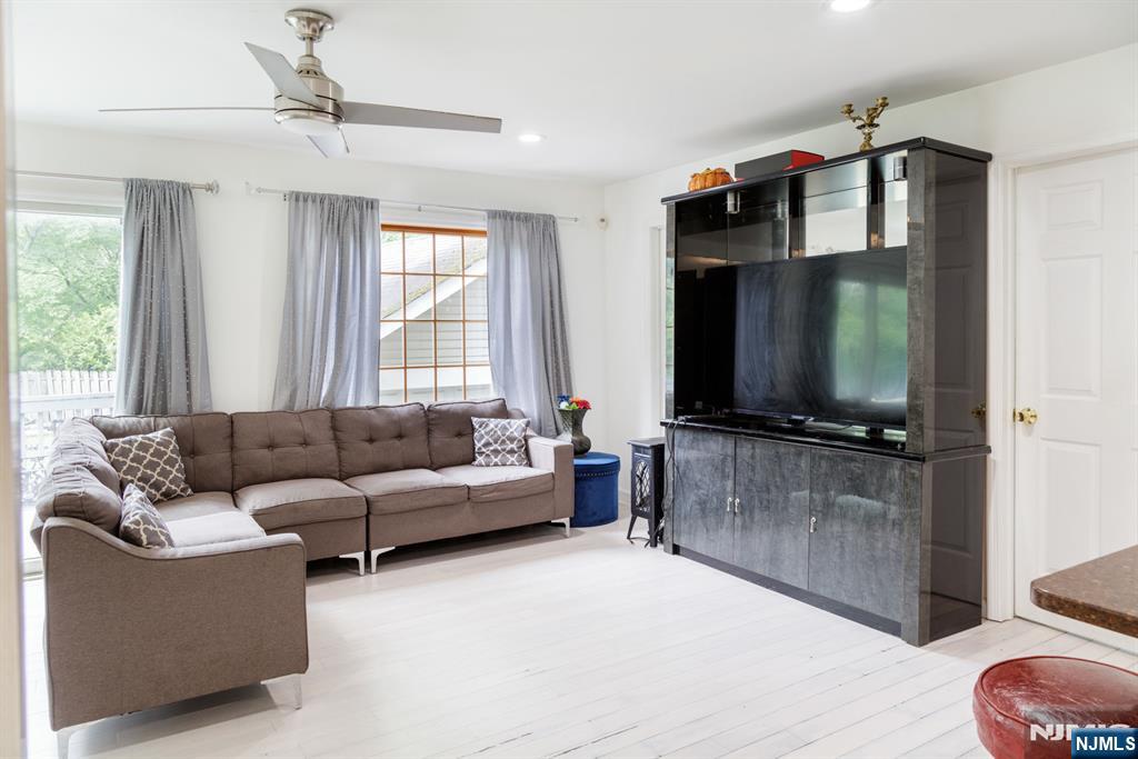 518 West Anderson Street Hackensack, NJ 07601 - Photo 7 of 23