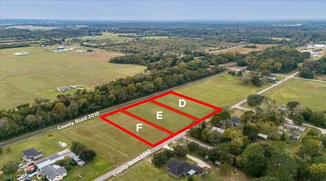 a view of an outdoor space