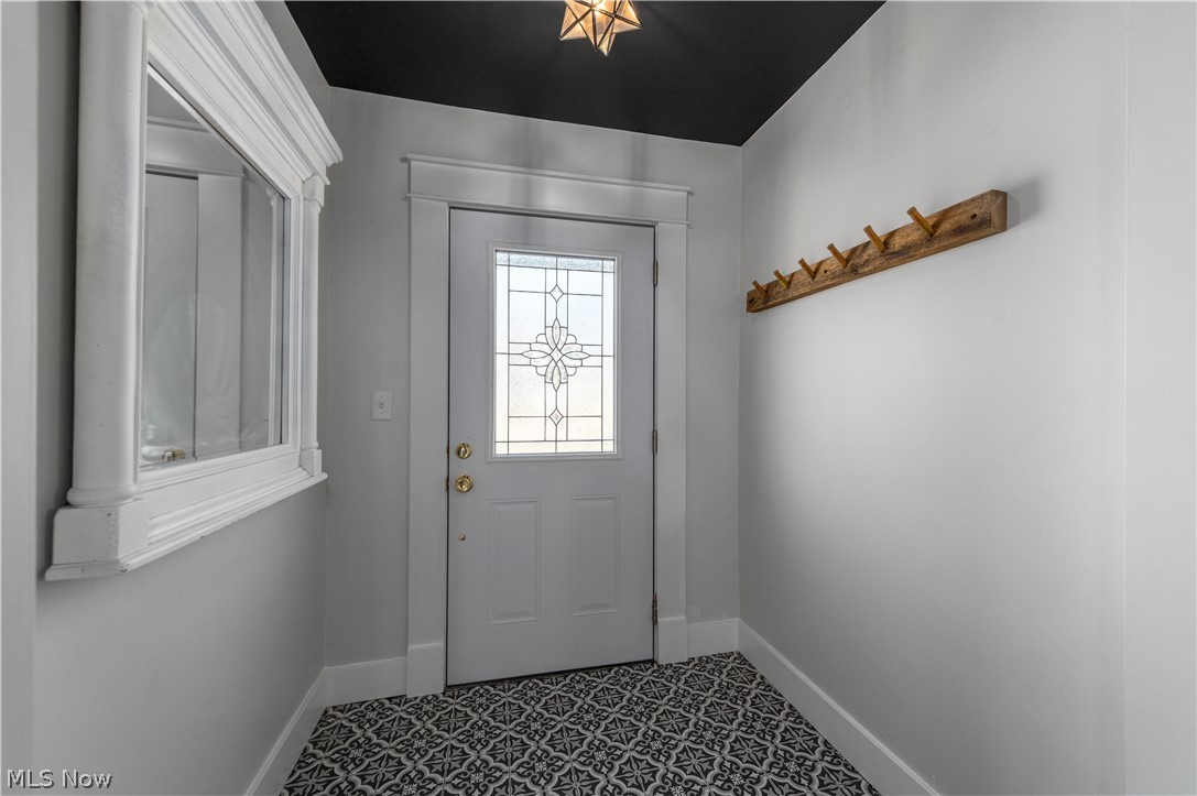 66 Vincent Road Northfield, OH 44067 - Photo 4 of 50 Gallery Image 4