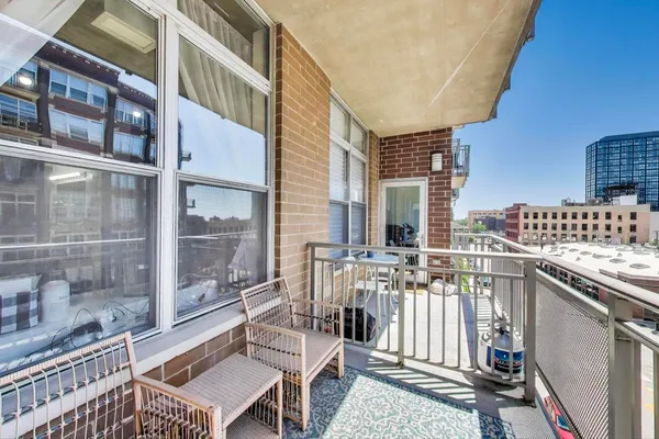 $400,000 | 111 South Morgan Street, Unit 510, Chicago, IL 60607