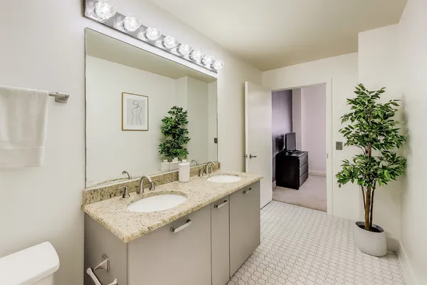 $400,000 | 111 South Morgan Street, Unit 510, Chicago, IL 60607