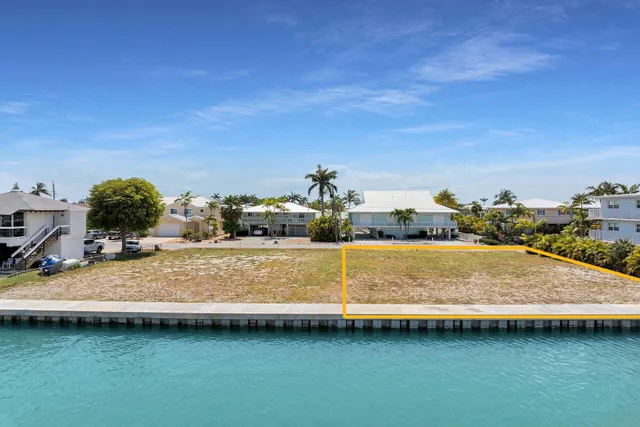 $2,650,000 | 790 10th Street, Key Colony Beach, FL 33051