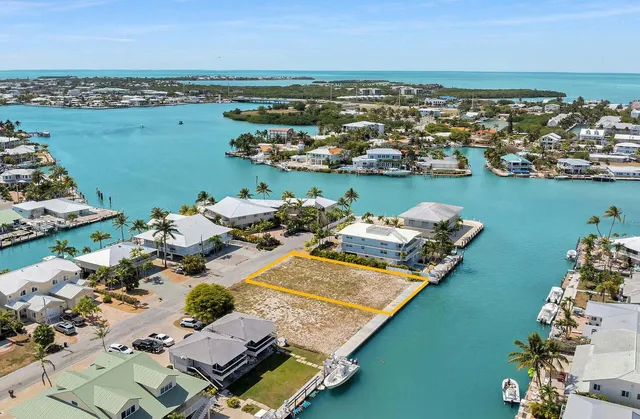 $2,650,000 | 790 10th Street, Key Colony Beach, FL 33051