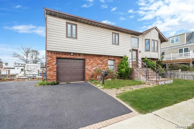 $719,000 | 745 South 9th Street, Lindenhurst, NY 11757