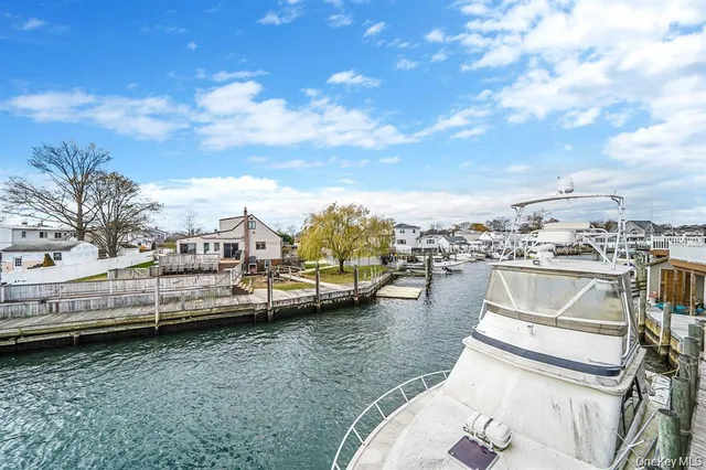 $719,000 | 745 South 9th Street, Lindenhurst, NY 11757