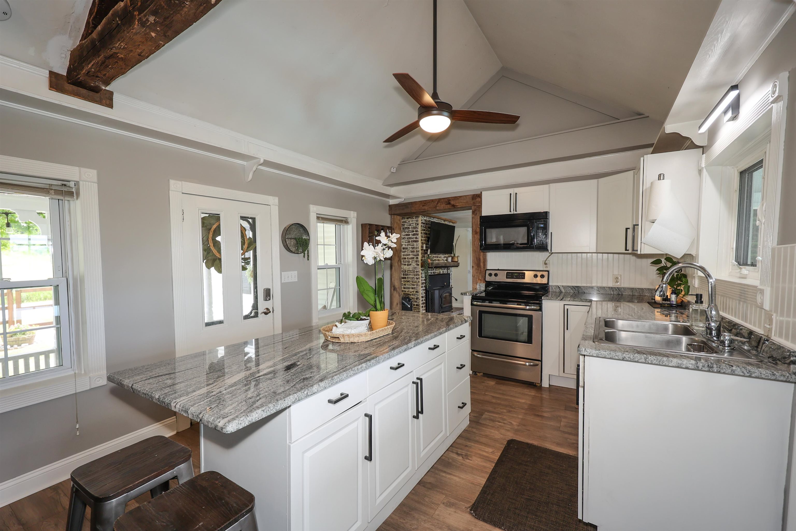 337 Penacook Road Hopkinton, NH 03229 - Photo 9 of 40