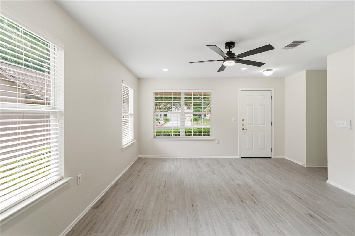 104 Whitewing Way Georgetown, TX 78633 - Photo 14 of 29