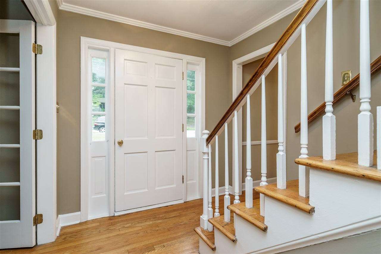924 Hardimont Road Raleigh, NC 27609 - Photo 3 of 20 Foyer