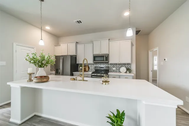 $3,000 | 4920 Arbor Crest Lane, League City, TX 77573