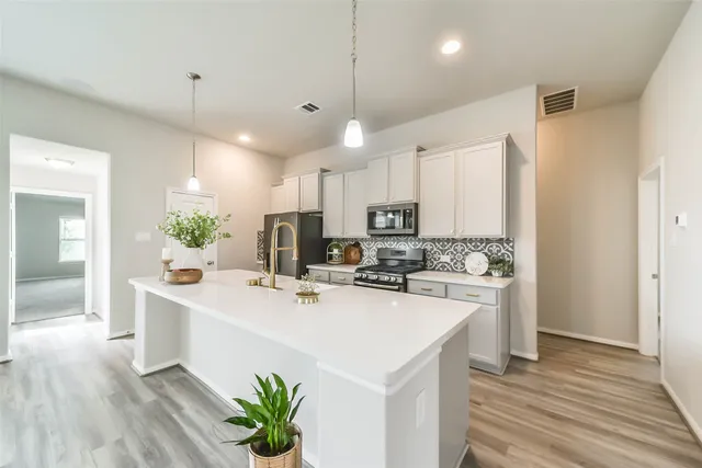 $3,000 | 4920 Arbor Crest Lane, League City, TX 77573