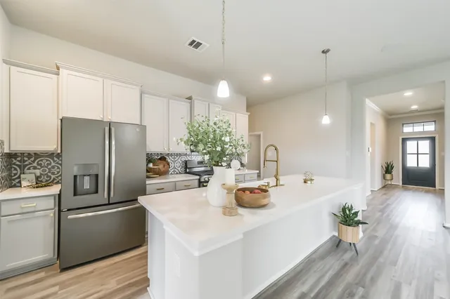 $3,000 | 4920 Arbor Crest Lane, League City, TX 77573