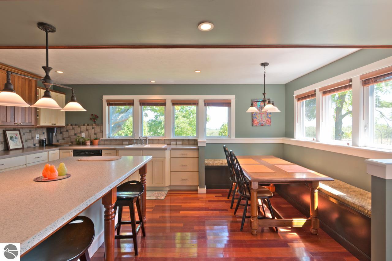 3263 Eimen Road Traverse City, MI 49686 - Photo 5 of 34 1775520-4.JPG