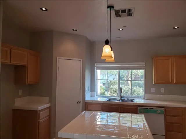 $3,100 | 736 Summit Drive, Palm Springs, CA 92262