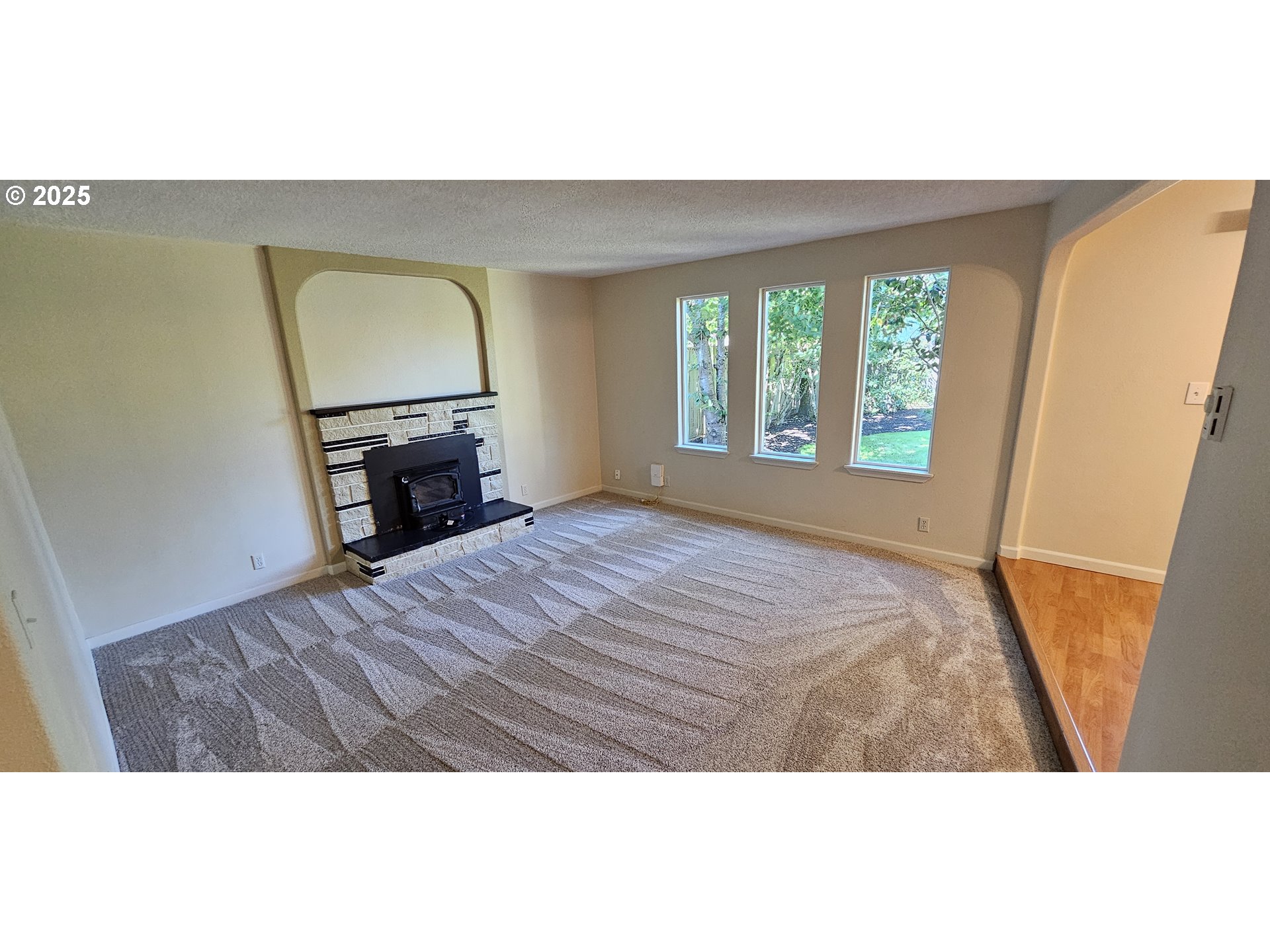 1132 Pleasant Street Springfield, OR 97477 - Photo 5 of 25 a view of empty room with front door