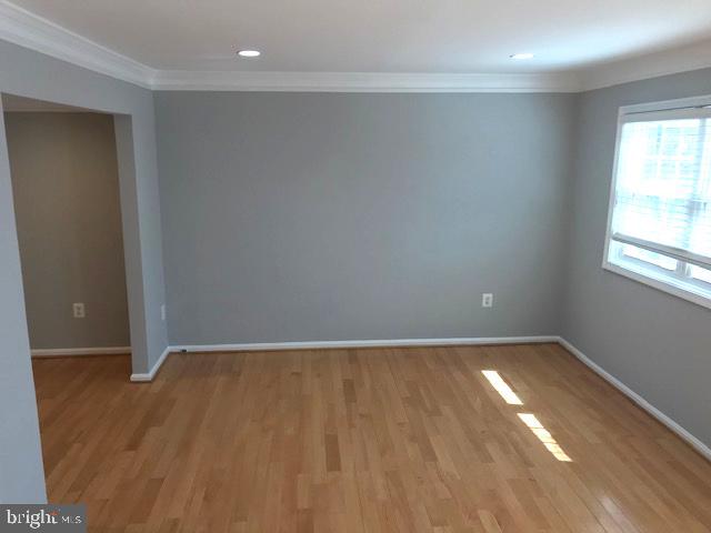 8531 Stonewall Road Manassas, VA 20110 - Photo 7 of 23 Living Room