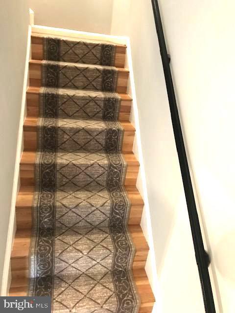 8531 Stonewall Road Manassas, VA 20110 - Photo 8 of 23 New Laminate flooring Stairs