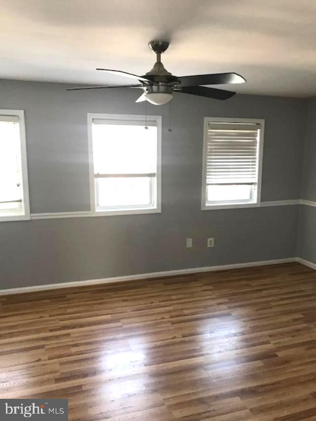 8531 Stonewall Road Manassas, VA 20110 - Photo 10 of 23 New Laminate flooring master room