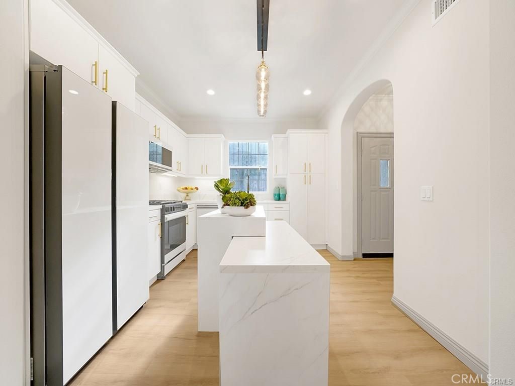79 Modesto, Unit 96 Irvine, CA 92602 - Photo 27 of 35 New Kitchen Appliances