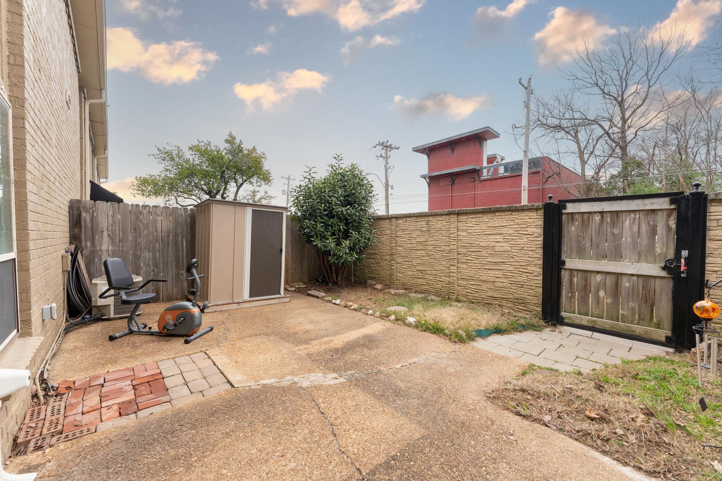 971 June Road, Unit 5 Memphis, TN 38119 - Photo 15 of 18 Gallery Image 15