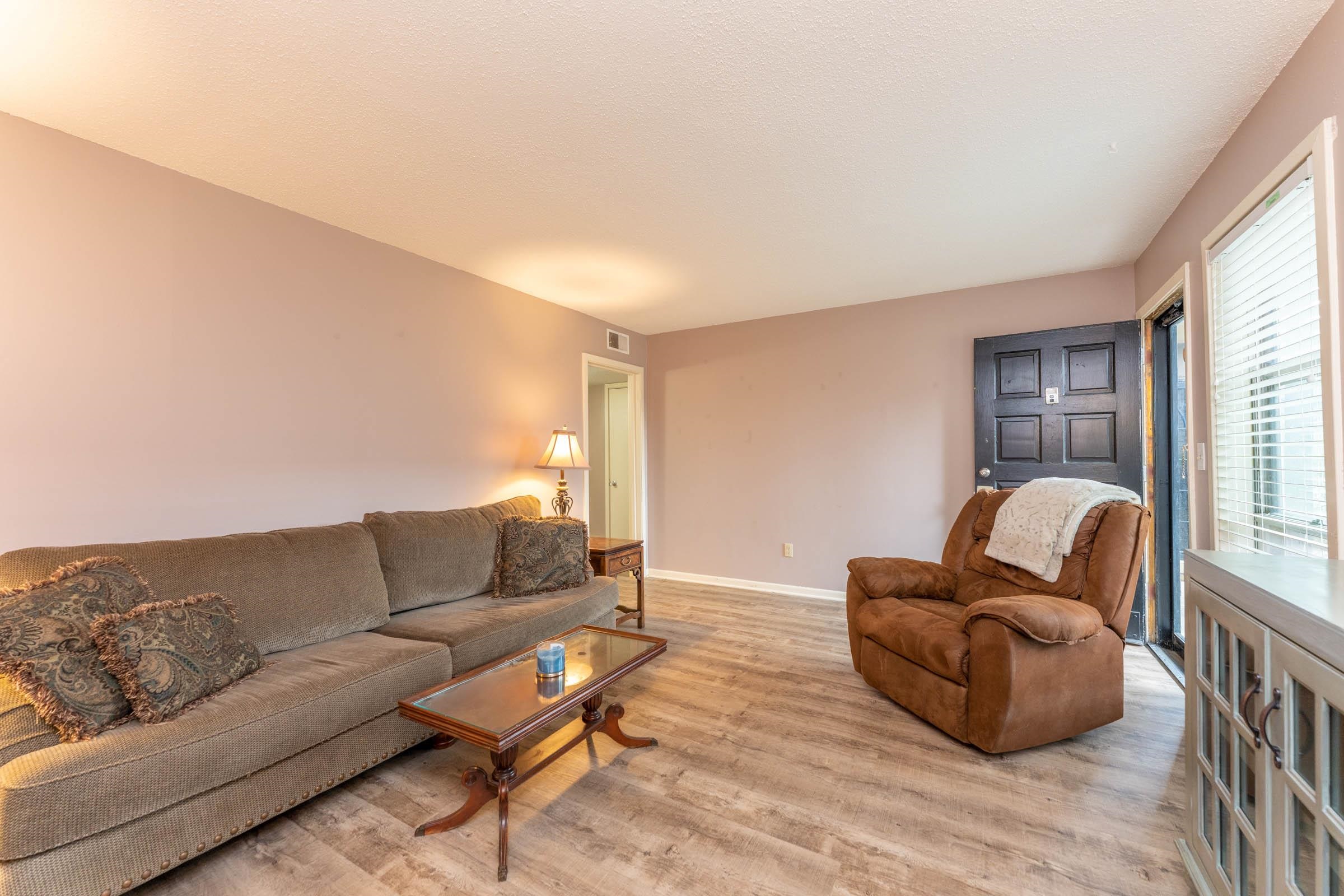 971 June Road, Unit 5 Memphis, TN 38119 - Photo 4 of 18 Gallery Image 4