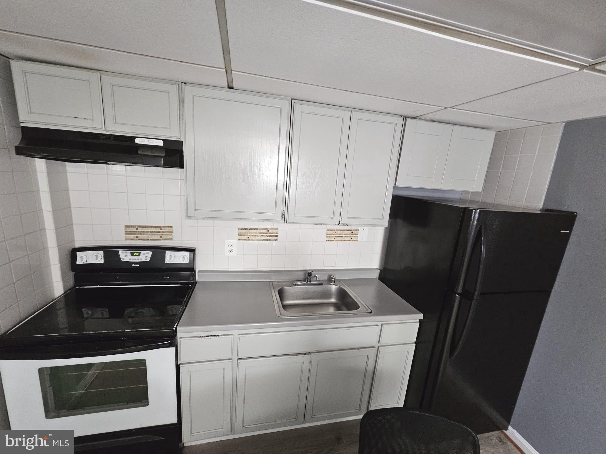 13408 Brackley Terrace Silver Spring, MD 20904 - Photo 31 of 33 In- law suite Kitchen